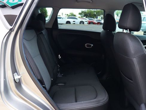 Used 2018 Kia Soul + FWD image 25