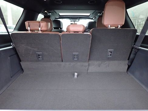 New 2025 Lincoln Navigator L Reserve AWD/4WD image 12