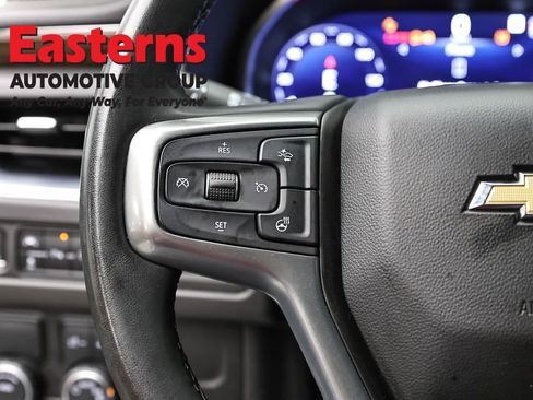 Used 2023 Chevrolet Suburban Premier image 15