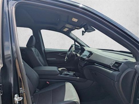 Used 2024 Honda Ridgeline Black Edition image 15