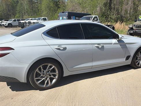 Used 2022 Genesis G70 2.0T image 8