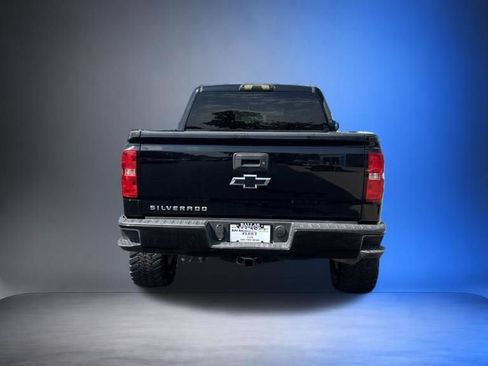 Used 2018 Chevrolet Silverado 1500 Custom w/ Custom Convenience Package AWD/4WD image 5