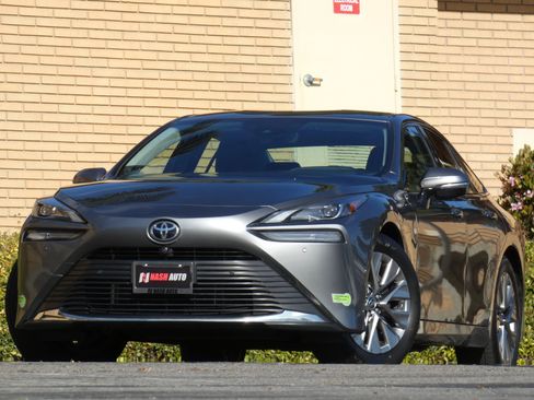 Used 2023 Toyota Mirai image 4