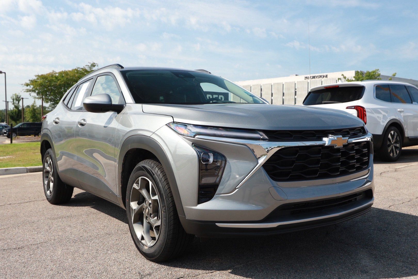 Used 2025 Chevrolet Trax LT w/ LT Convenience Package FWD image 7