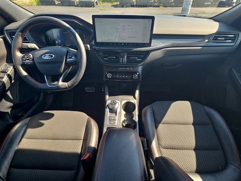 Used 2023 Ford Escape ST-Line w/ Tech Pack #1 AWD/4WD image 9