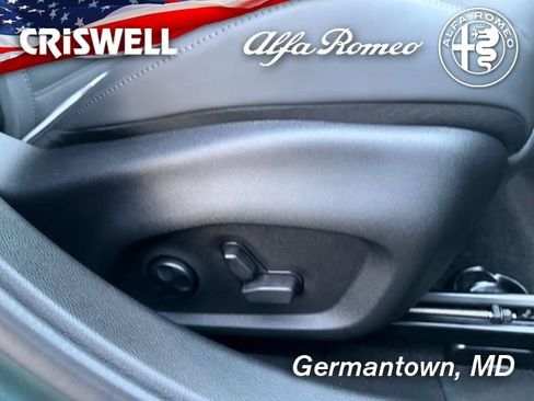 New 2026 Alfa Romeo Tonale w/ Black Premium Package image 38