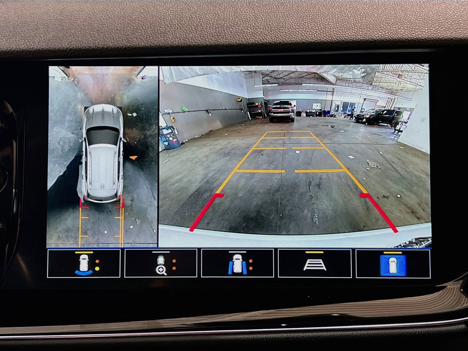 Used 2023 Buick Envision Avenir AWD/4WD image 10