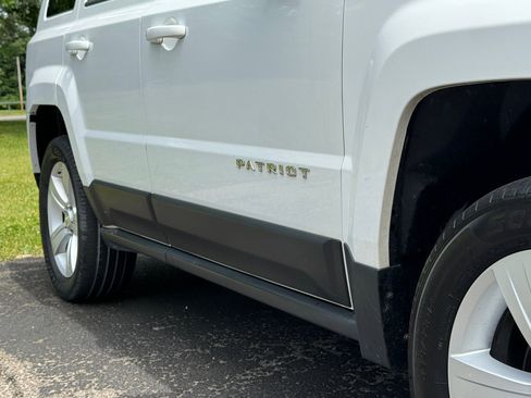 Used 2012 Jeep Patriot Limited w/ Sun/Sound Group image 10