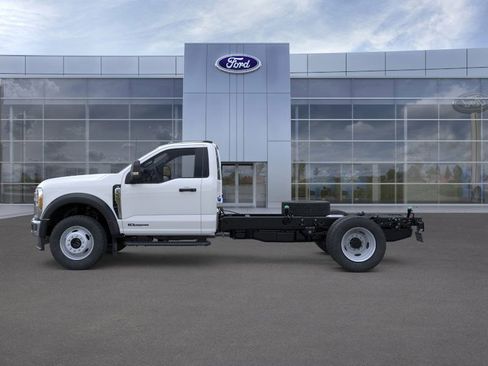 New 2026 Ford F550 4x4 Regular Cab Super Duty w/ XL Chrome Package image 3