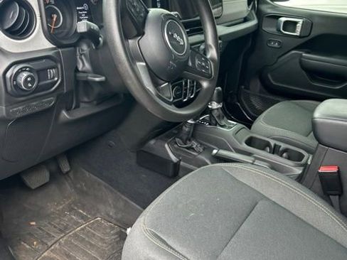 Used 2025 Jeep Gladiator Sport AWD/4WD image 13