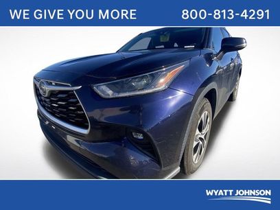 Used 2021 Toyota Highlander XLE