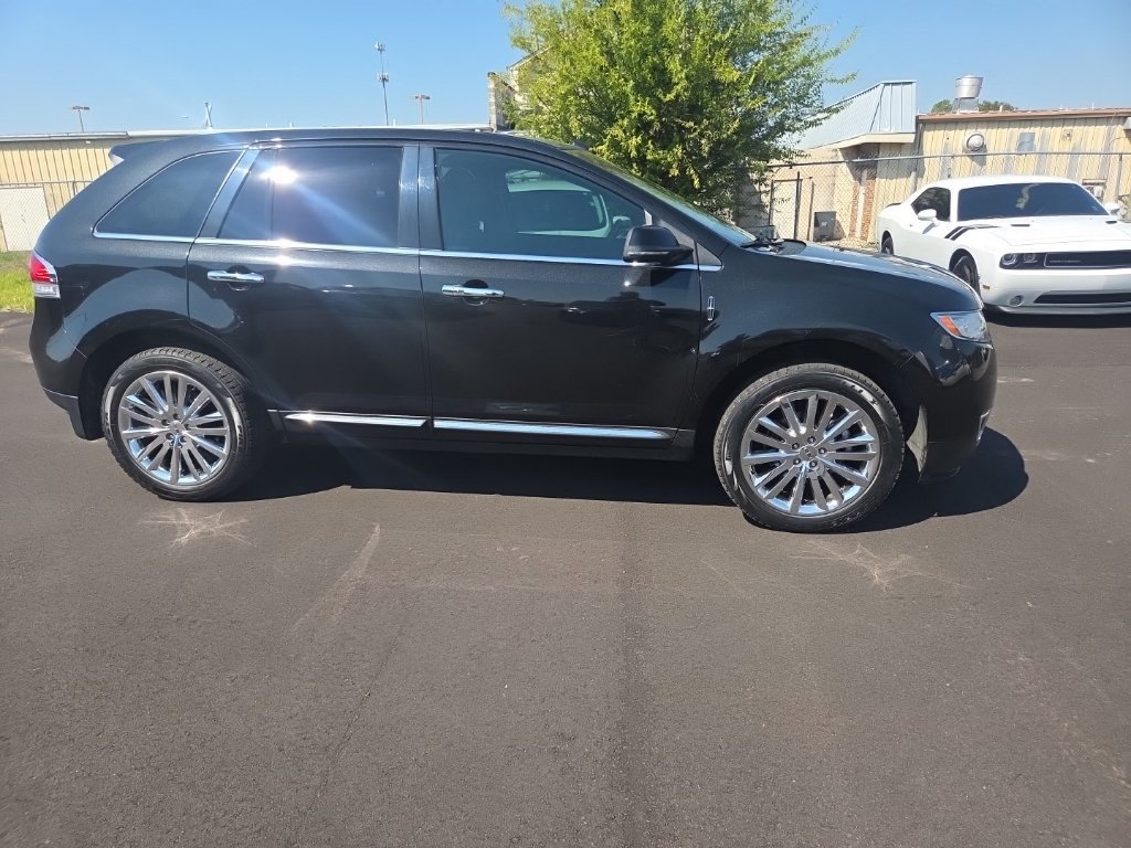 Used 2015 Lincoln MKX FWD w/ Equipment Group 102A image 13