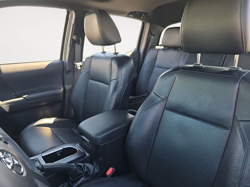 Certified 2023 Toyota Tacoma TRD Off-Road w/ TRD Premium Off Road Package image 9