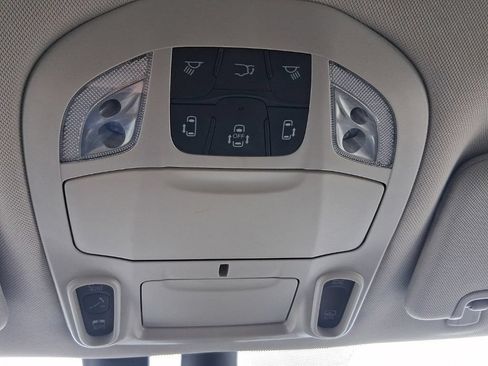 Used 2022 Chrysler Pacifica Limited AWD/4WD image 23