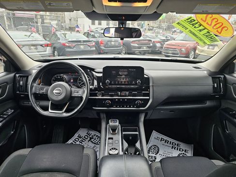 Used 2022 Nissan Pathfinder SV w/ Cargo Package image 16