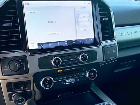 Used 2022 Ford F250 Lariat w/ Black Appearance Package image 25