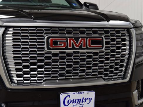 Used 2024 GMC Yukon XL Denali w/ Max Trailering Package image 11