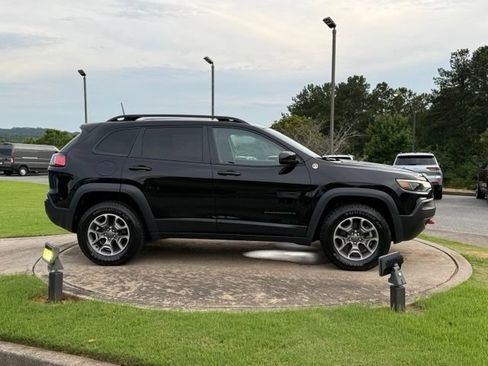 Used 2022 Jeep Cherokee Trailhawk w/ Premium Leather Package AWD/4WD image 8