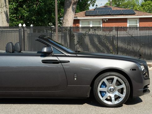 Used 2017 Rolls-Royce Dawn RWD image 41