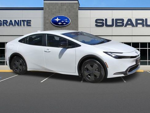 Used 2024 Toyota Prius Prime FWD image 6