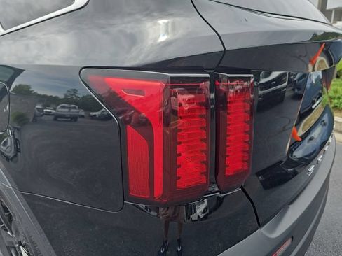 Used 2022 Kia Sorento LX FWD image 35