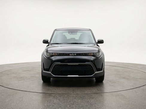Used 2025 Kia Soul LX w/ LX Technology Package FWD image 2