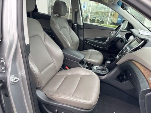 Used 2017 Hyundai Santa Fe Limited w/ Cargo Package image 10