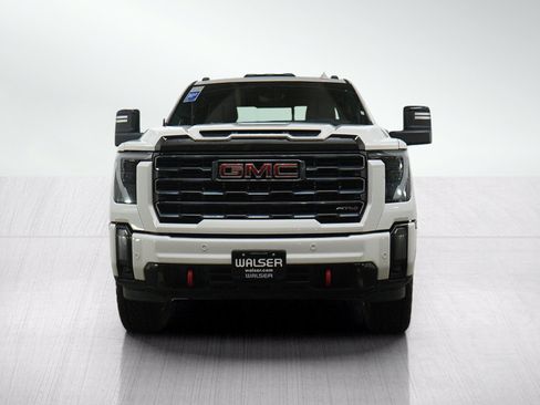 Used 2024 GMC Sierra 3500 AT4 w/ Technology Package AWD/4WD image 8