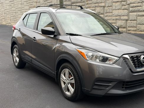 Used 2018 Nissan Kicks S w/ Exterior Package FWD image 40