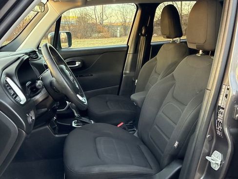 Used 2020 Jeep Renegade Latitude FWD image 26