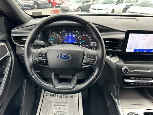 Used 2020 Ford Explorer XLT w/ Equipment Group 202A AWD/4WD image 18