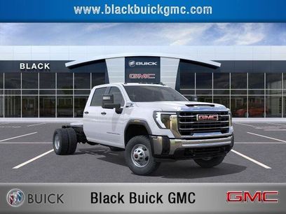 New 2025 GMC Sierra 3500 Pro w/ Convenience Package