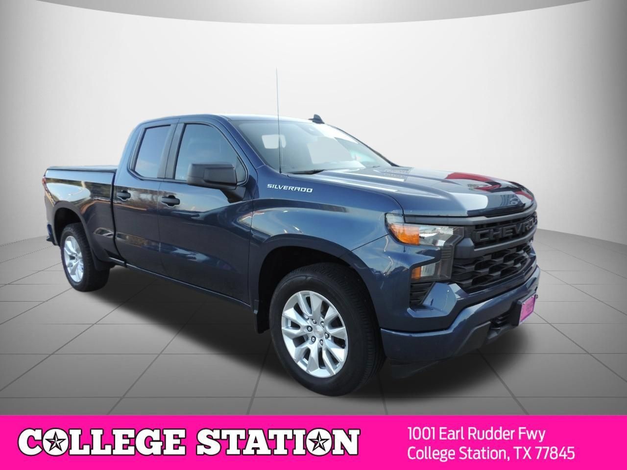Used 2023 Chevrolet Silverado 1500 Custom RWD image 3