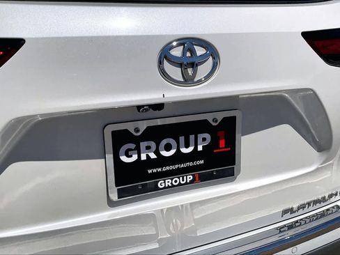 Used 2020 Toyota Highlander Platinum image 31