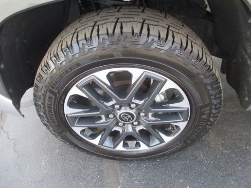 Used 2024 Toyota Tundra Limited image 13