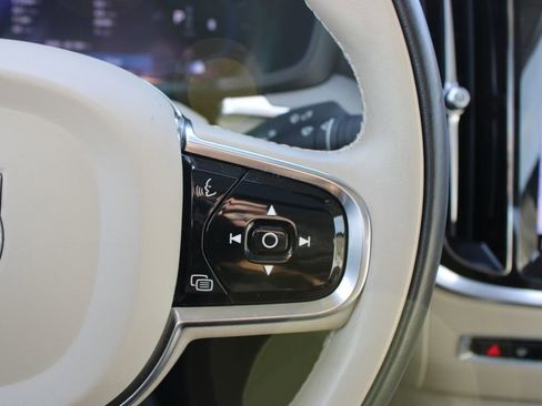 Used 2024 Volvo S60 B5 Plus image 22