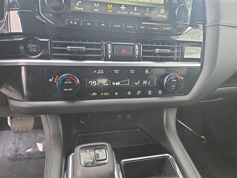 Certified 2025 Nissan Pathfinder SL image 28