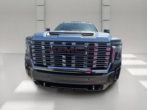 Used 2026 GMC Sierra 2500 Denali w/ Denali Reserve Package AWD/4WD image 2