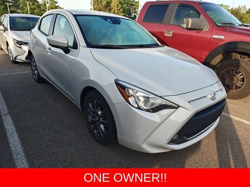 Used 2020 Toyota Yaris LE FWD image 2