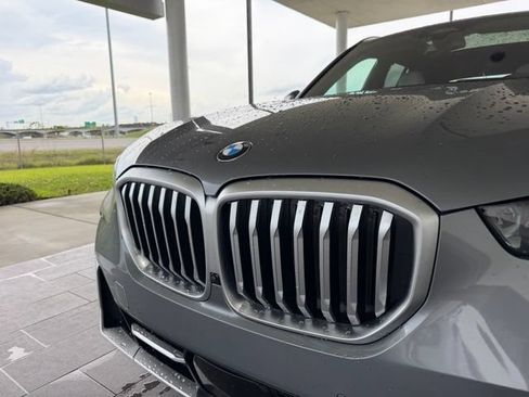 Used 2024 BMW X5 xDrive40i w/ Executive Package AWD/4WD image 2