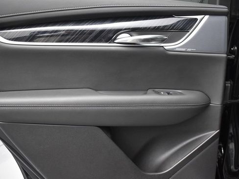 Used 2024 Cadillac XT6 Premium Luxury image 22