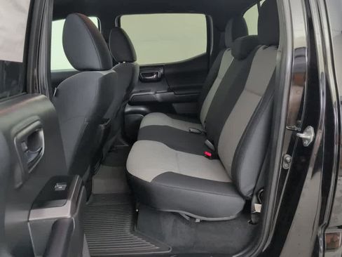 Used 2023 Toyota Tacoma TRD Sport image 11