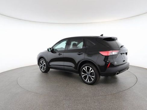Used 2022 Ford Escape SE w/ SE Sport Appearance Package image 10