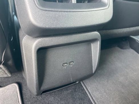 Used 2025 Chevrolet Equinox EV RS FWD image 19
