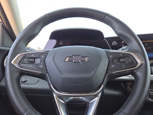 Used 2024 Chevrolet Trax ACTIV w/ Sunroof Package FWD image 24