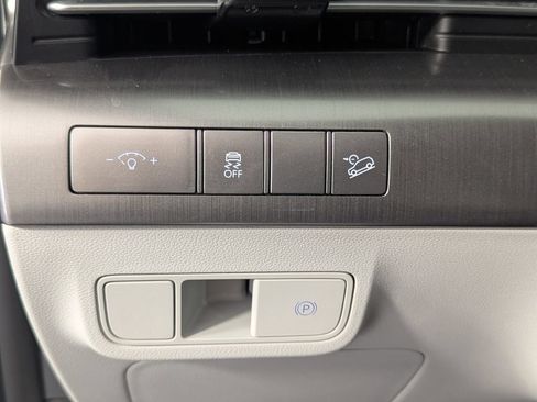 Used 2025 Hyundai Kona SEL FWD image 14