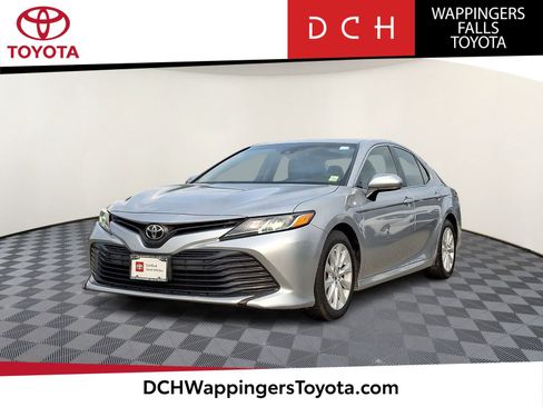 Certified 2018 Toyota Camry LE FWD image 1
