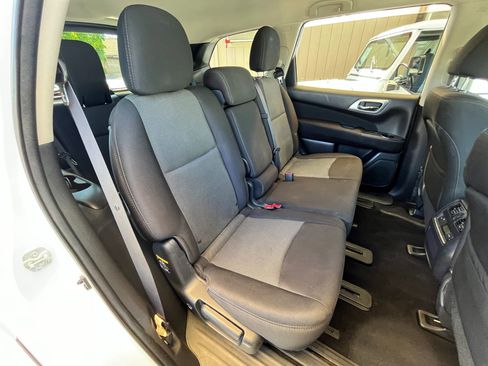 Used 2017 Nissan Pathfinder SV w/ Trailer Tow Package image 18