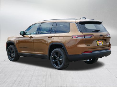 New 2026 Jeep Grand Cherokee L Limited AWD/4WD image 5