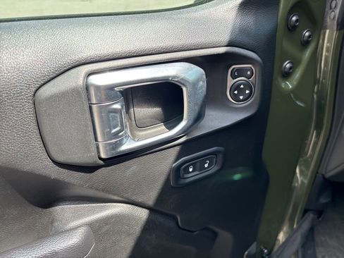 Used 2022 Jeep Wrangler Sport AWD/4WD image 6
